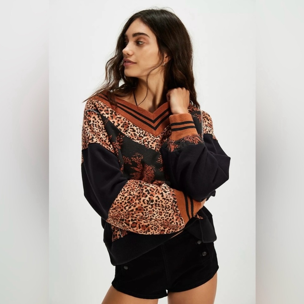 NWT Free People Lucy Sweatshirt in AnimalCombo